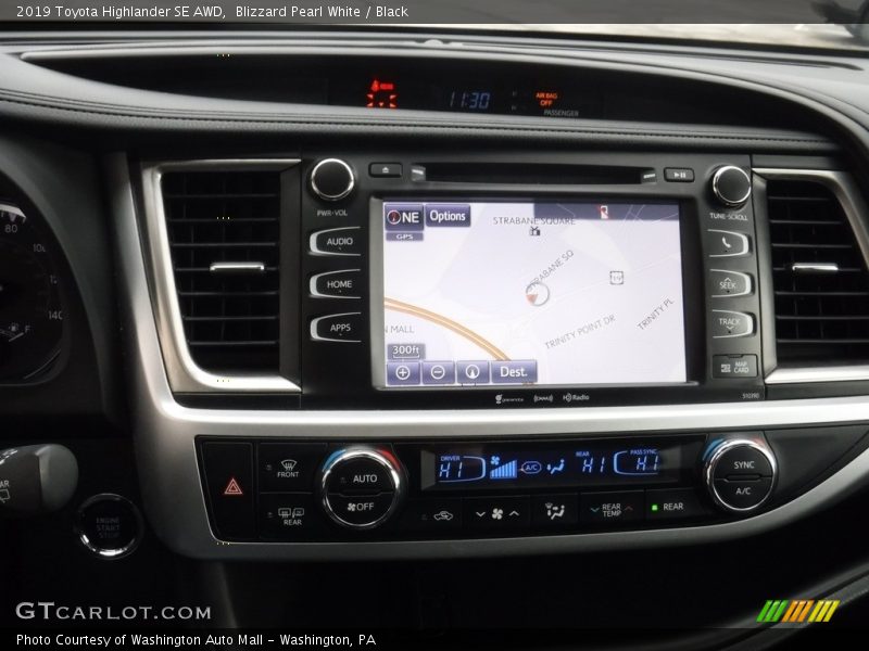 Blizzard Pearl White / Black 2019 Toyota Highlander SE AWD