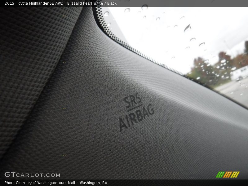 Blizzard Pearl White / Black 2019 Toyota Highlander SE AWD
