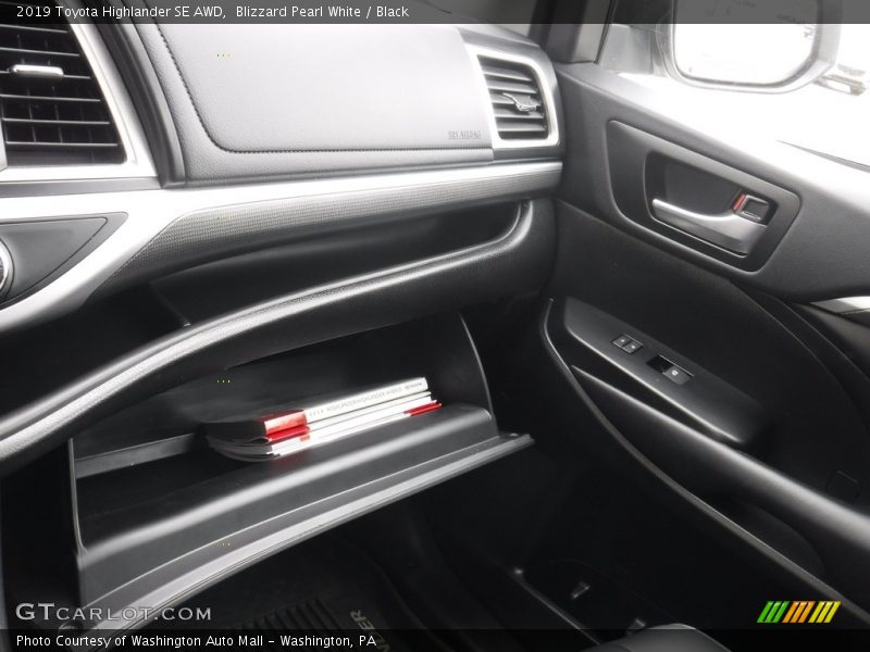 Blizzard Pearl White / Black 2019 Toyota Highlander SE AWD