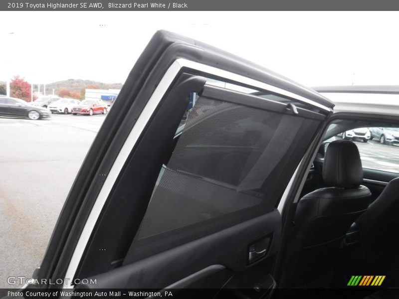 Blizzard Pearl White / Black 2019 Toyota Highlander SE AWD