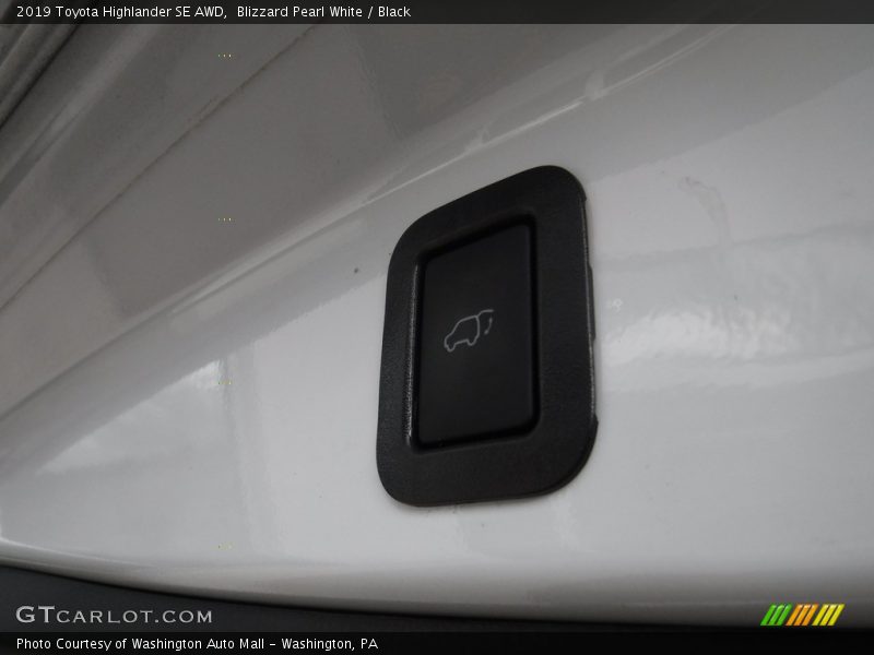 Blizzard Pearl White / Black 2019 Toyota Highlander SE AWD