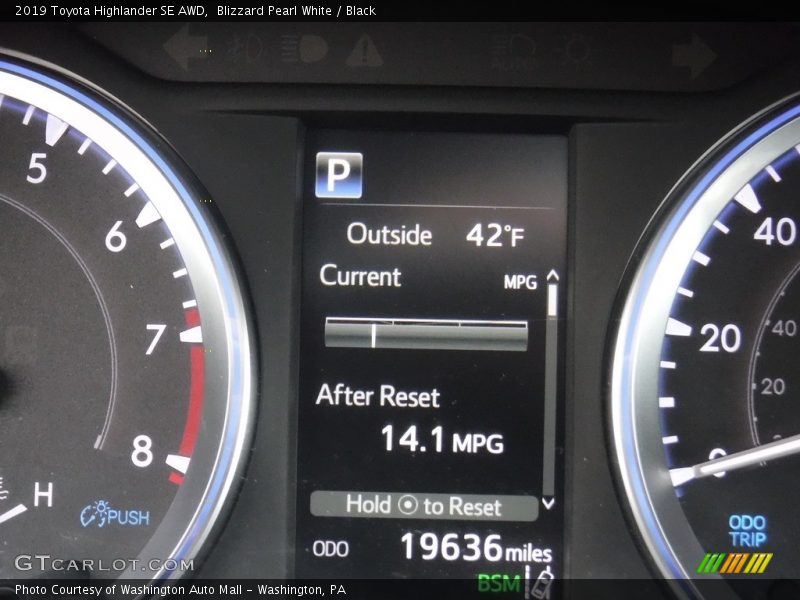 Blizzard Pearl White / Black 2019 Toyota Highlander SE AWD