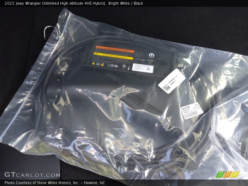 Bright White / Black 2023 Jeep Wrangler Unlimited High Altitude 4XE Hybrid