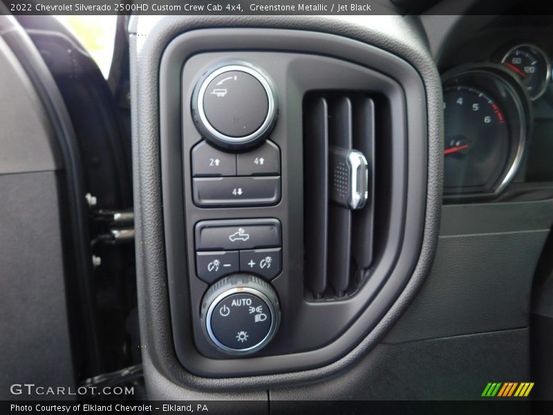 Controls of 2022 Silverado 2500HD Custom Crew Cab 4x4