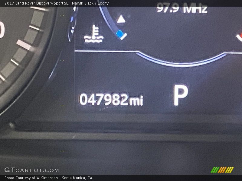 Narvik Black / Ebony 2017 Land Rover Discovery Sport SE