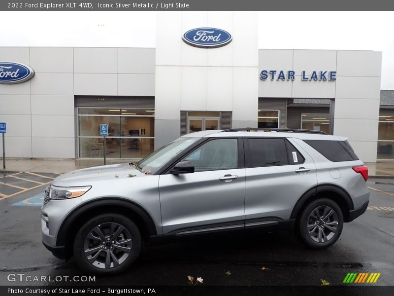 Iconic Silver Metallic / Light Slate 2022 Ford Explorer XLT 4WD