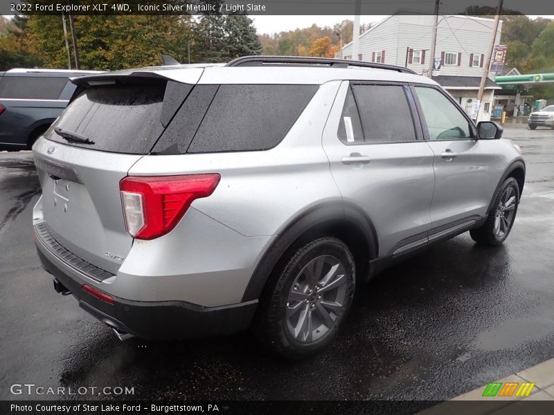 Iconic Silver Metallic / Light Slate 2022 Ford Explorer XLT 4WD