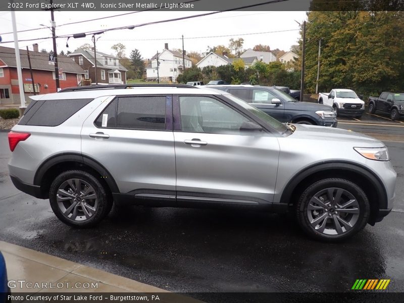 Iconic Silver Metallic / Light Slate 2022 Ford Explorer XLT 4WD