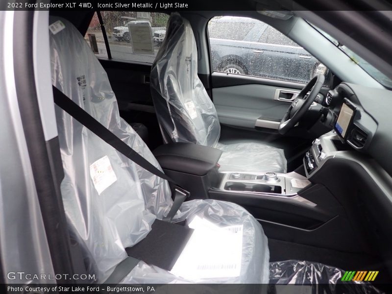 Iconic Silver Metallic / Light Slate 2022 Ford Explorer XLT 4WD