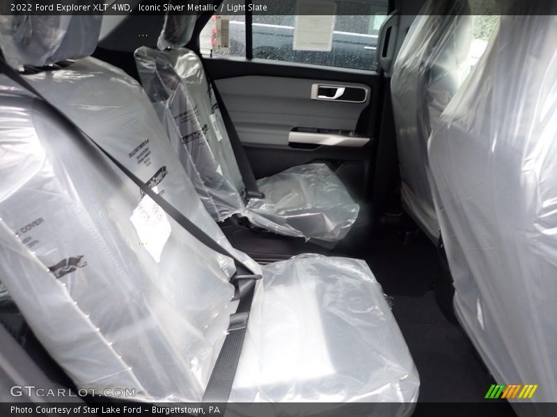 Iconic Silver Metallic / Light Slate 2022 Ford Explorer XLT 4WD