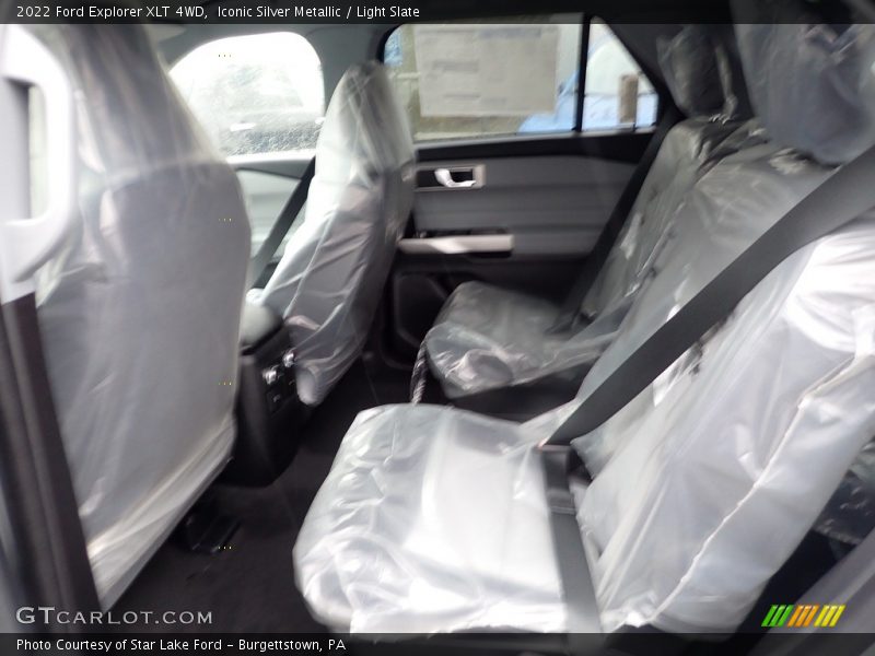 Iconic Silver Metallic / Light Slate 2022 Ford Explorer XLT 4WD