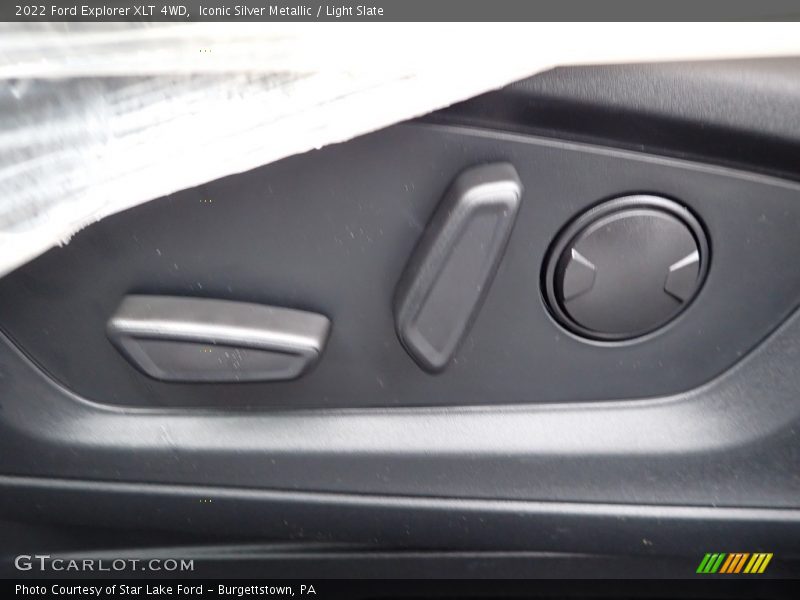 Iconic Silver Metallic / Light Slate 2022 Ford Explorer XLT 4WD