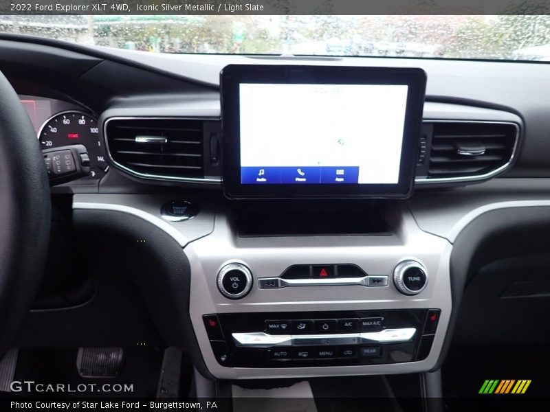 Iconic Silver Metallic / Light Slate 2022 Ford Explorer XLT 4WD