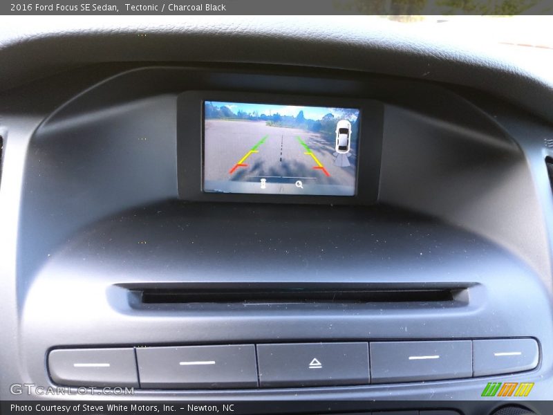 Tectonic / Charcoal Black 2016 Ford Focus SE Sedan