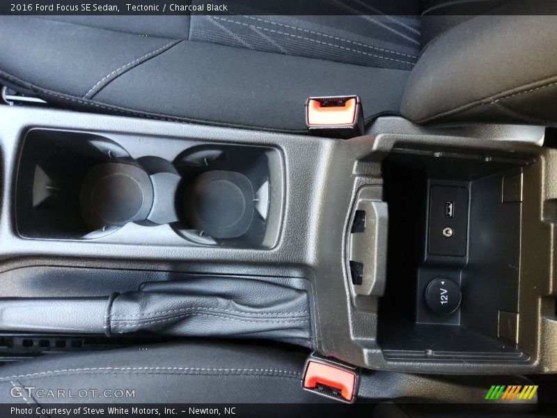 Tectonic / Charcoal Black 2016 Ford Focus SE Sedan