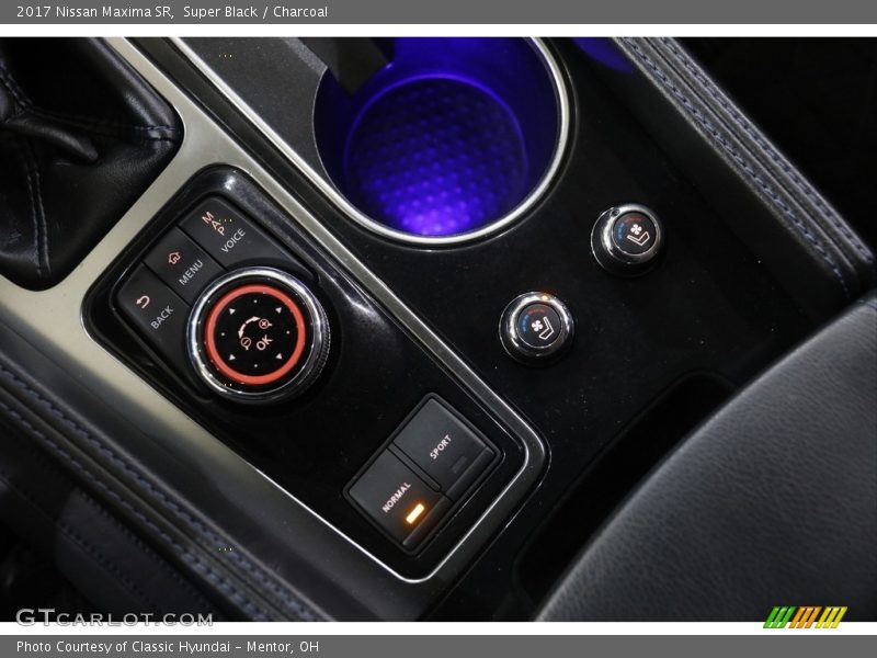 Super Black / Charcoal 2017 Nissan Maxima SR