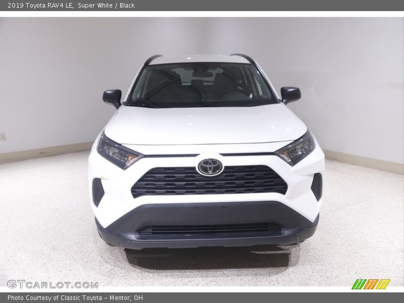 Super White / Black 2019 Toyota RAV4 LE