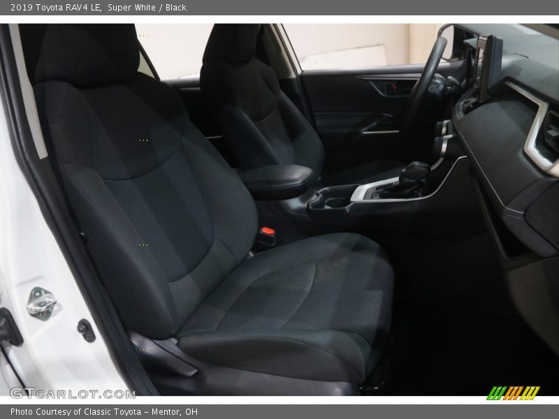 Super White / Black 2019 Toyota RAV4 LE