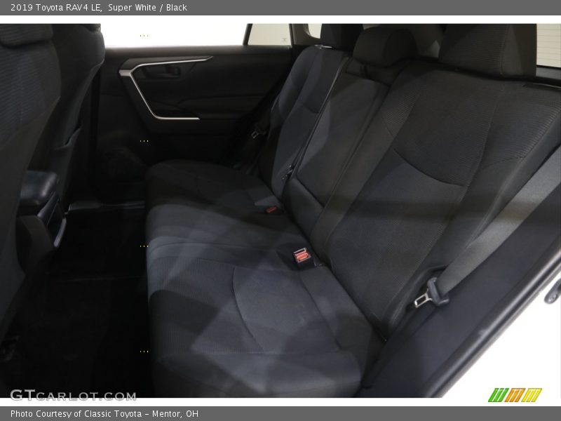 Super White / Black 2019 Toyota RAV4 LE