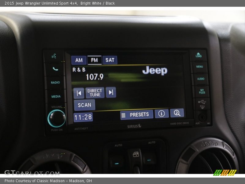 Bright White / Black 2015 Jeep Wrangler Unlimited Sport 4x4