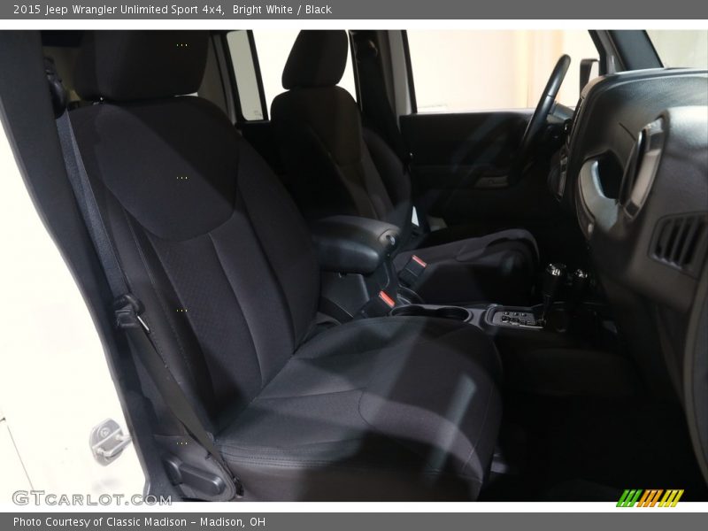Bright White / Black 2015 Jeep Wrangler Unlimited Sport 4x4
