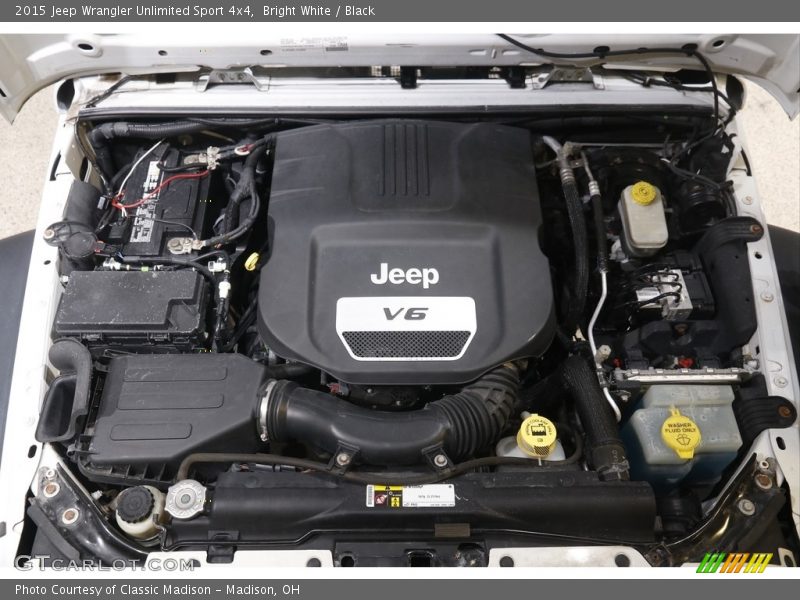 Bright White / Black 2015 Jeep Wrangler Unlimited Sport 4x4