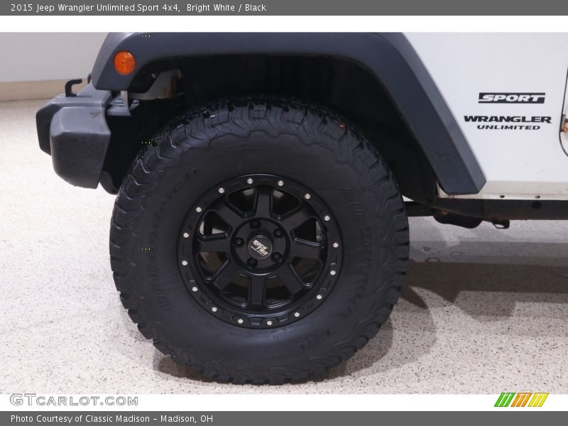 Bright White / Black 2015 Jeep Wrangler Unlimited Sport 4x4