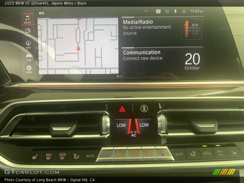 Alpine White / Black 2023 BMW X5 sDrive40i