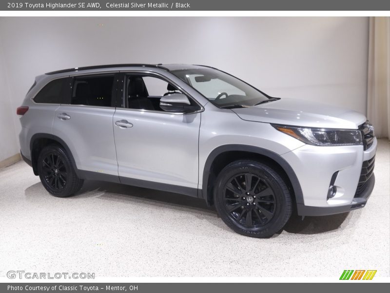 Celestial Silver Metallic / Black 2019 Toyota Highlander SE AWD
