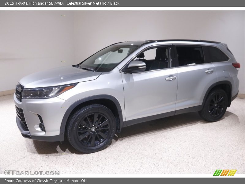 Celestial Silver Metallic / Black 2019 Toyota Highlander SE AWD