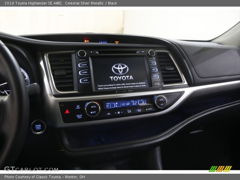 Celestial Silver Metallic / Black 2019 Toyota Highlander SE AWD