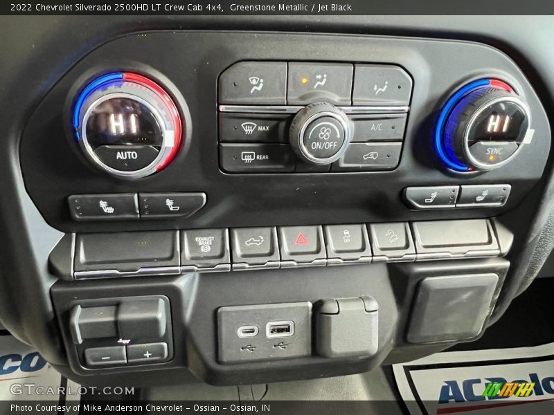 Controls of 2022 Silverado 2500HD LT Crew Cab 4x4