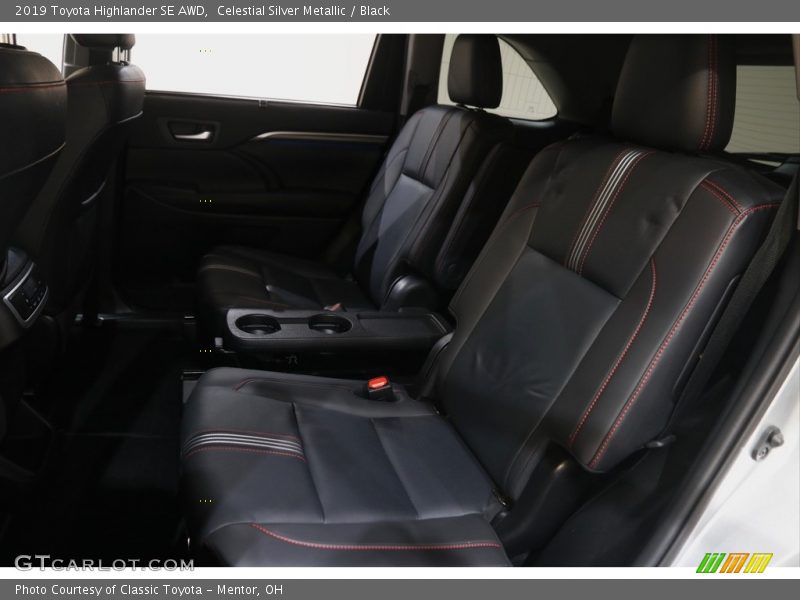 Celestial Silver Metallic / Black 2019 Toyota Highlander SE AWD