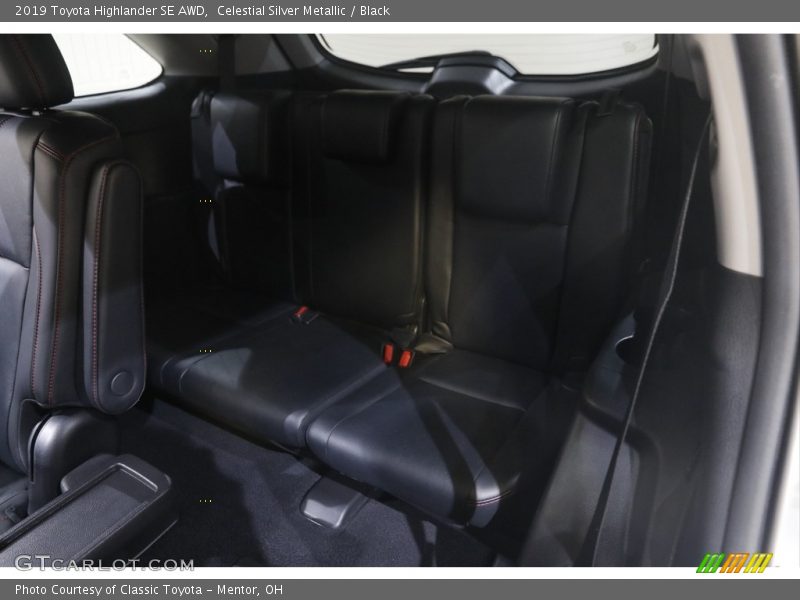 Celestial Silver Metallic / Black 2019 Toyota Highlander SE AWD