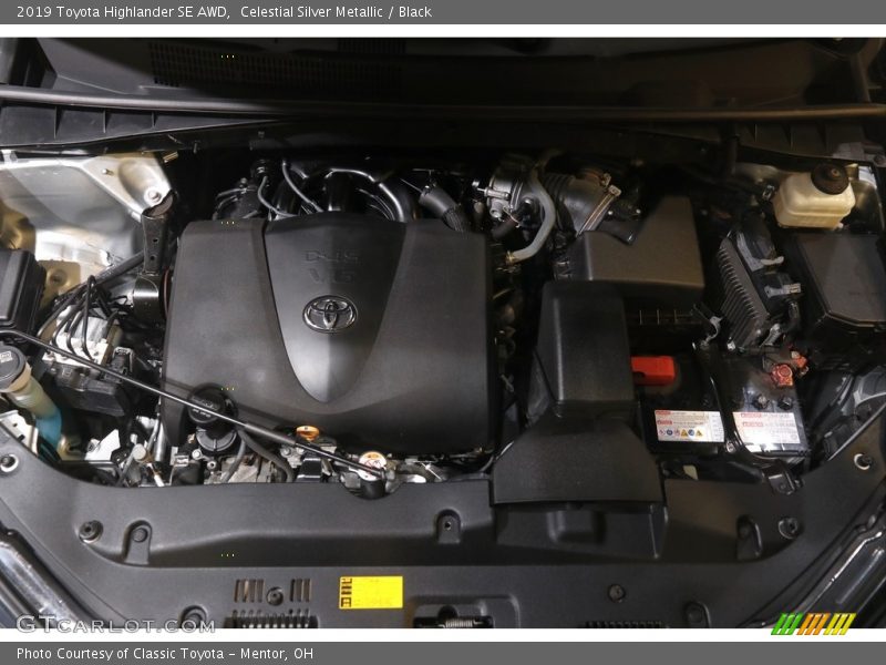 Celestial Silver Metallic / Black 2019 Toyota Highlander SE AWD