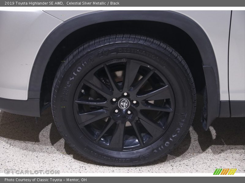 Celestial Silver Metallic / Black 2019 Toyota Highlander SE AWD