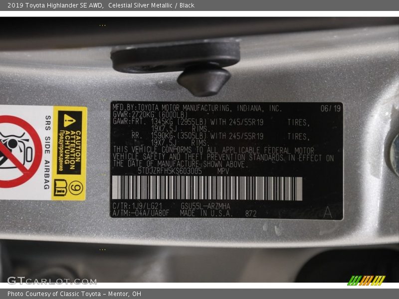 Celestial Silver Metallic / Black 2019 Toyota Highlander SE AWD