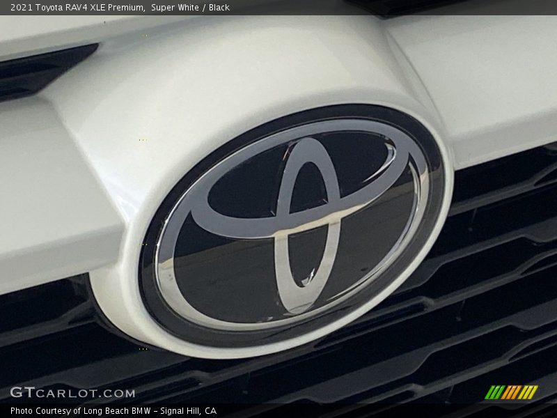 Super White / Black 2021 Toyota RAV4 XLE Premium