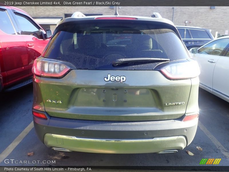 Olive Green Pearl / Black/Ski Grey 2019 Jeep Cherokee Limited 4x4