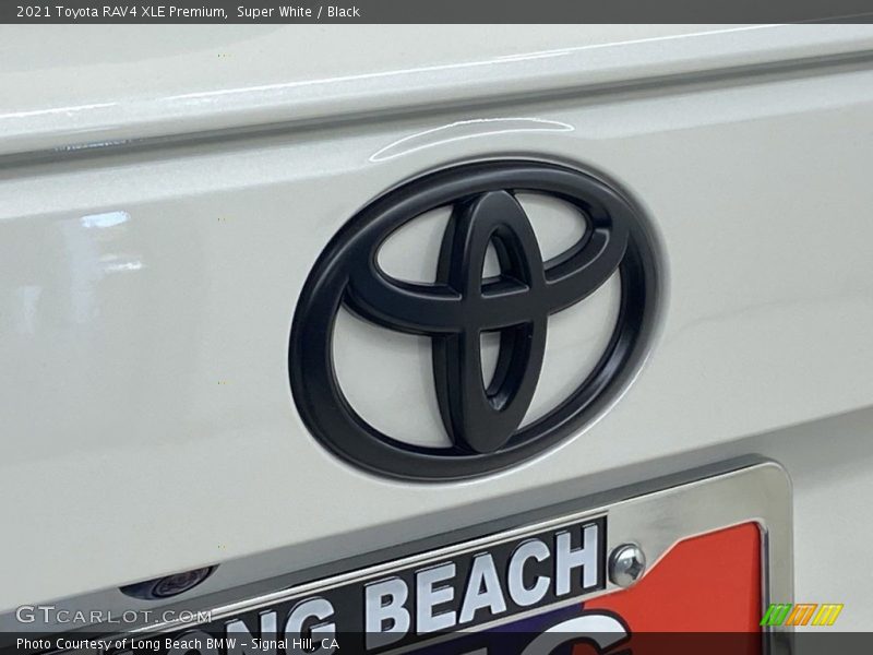Super White / Black 2021 Toyota RAV4 XLE Premium