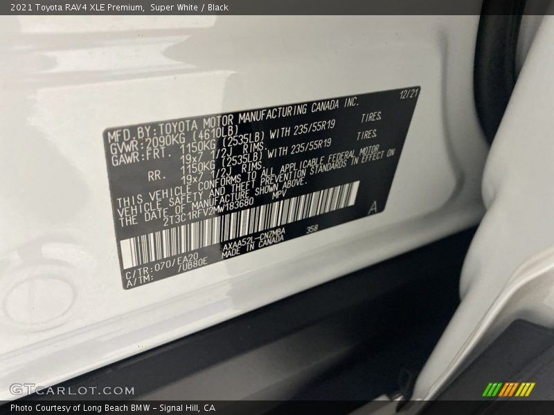 Super White / Black 2021 Toyota RAV4 XLE Premium