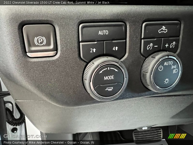 Summit White / Jet Black 2022 Chevrolet Silverado 1500 LT Crew Cab 4x4