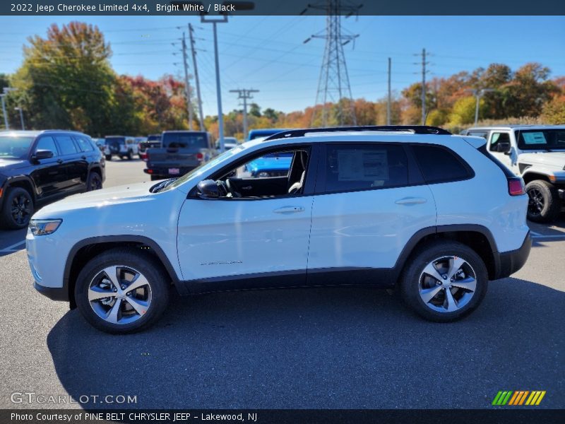 Bright White / Black 2022 Jeep Cherokee Limited 4x4