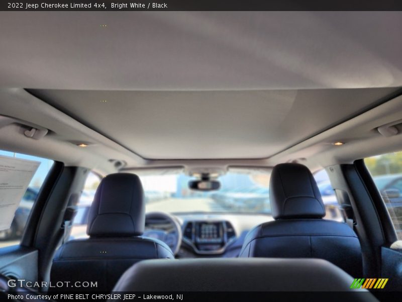 Bright White / Black 2022 Jeep Cherokee Limited 4x4