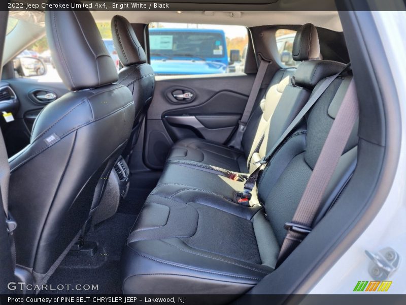Bright White / Black 2022 Jeep Cherokee Limited 4x4