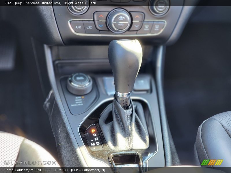 Bright White / Black 2022 Jeep Cherokee Limited 4x4
