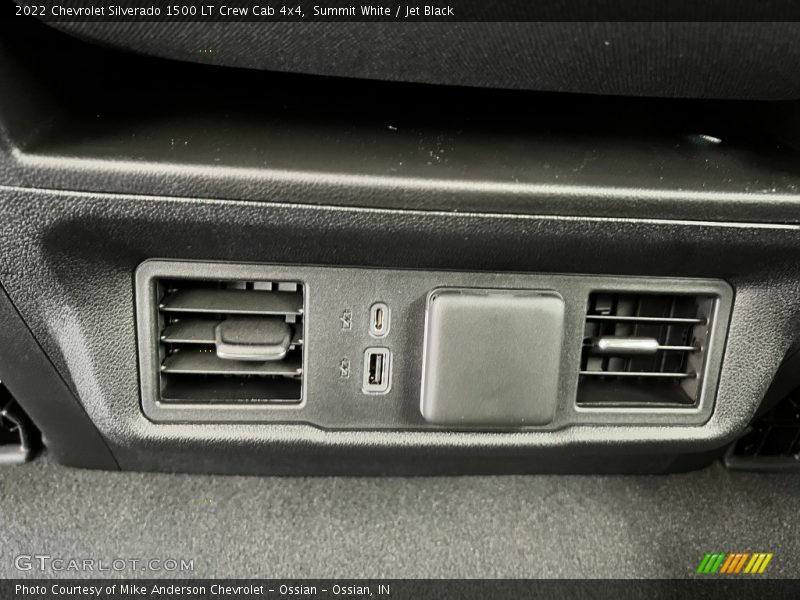 Summit White / Jet Black 2022 Chevrolet Silverado 1500 LT Crew Cab 4x4