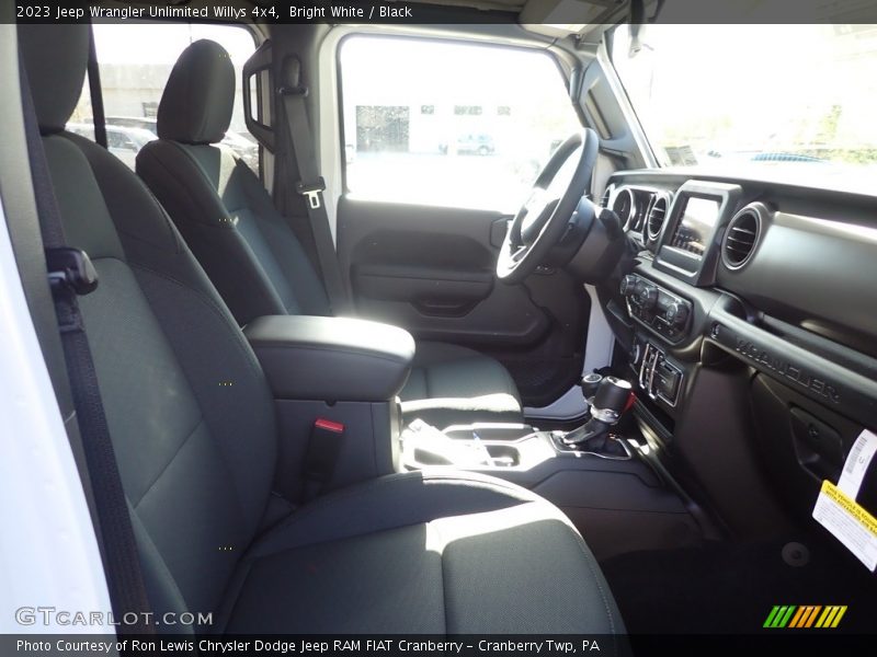 Bright White / Black 2023 Jeep Wrangler Unlimited Willys 4x4