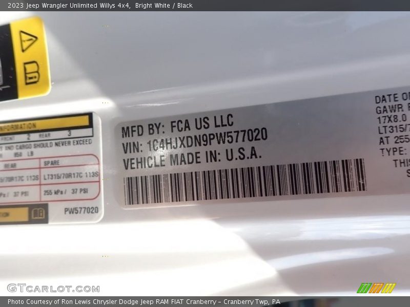 Bright White / Black 2023 Jeep Wrangler Unlimited Willys 4x4