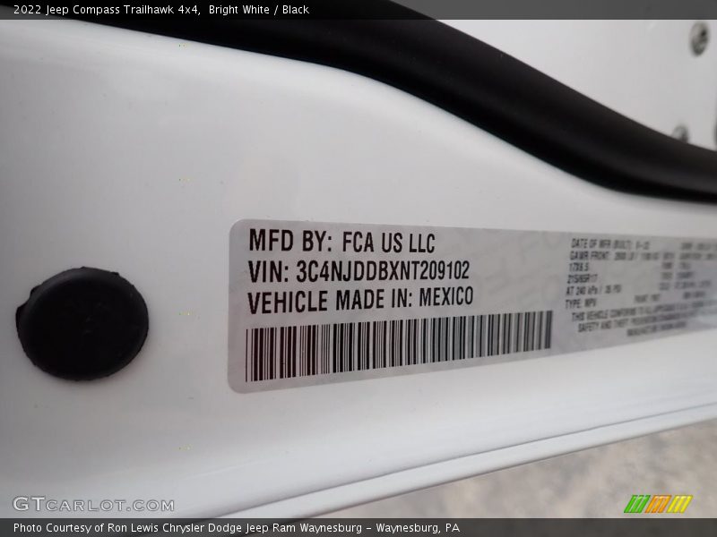 Bright White / Black 2022 Jeep Compass Trailhawk 4x4